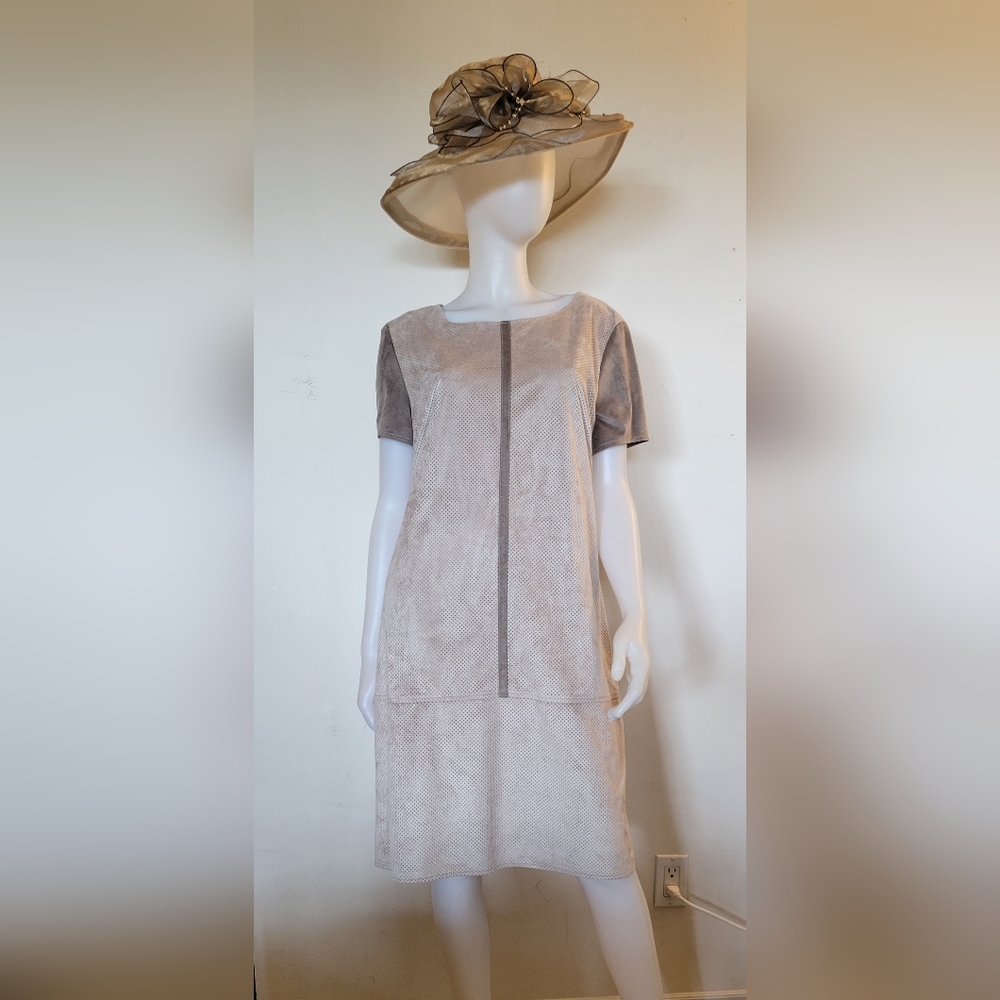 TUZZI VELVETY DRESS SIZE 16